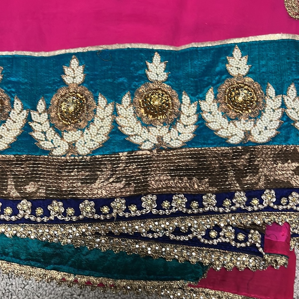 Saree - Picture 3 of 5